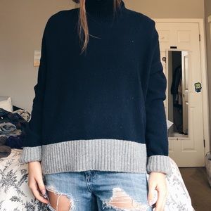 OVERSIZED SWEATER